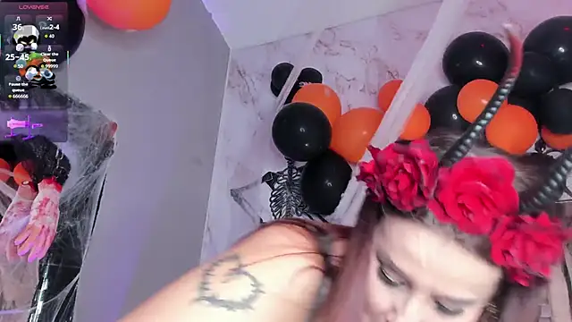 ErikaMontiel   online show from 10-12-25, 08:41