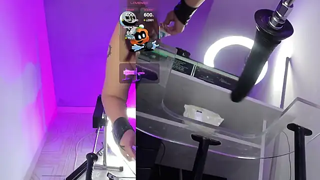 ErikaMontiel   online show from 10-29-25, 08:21