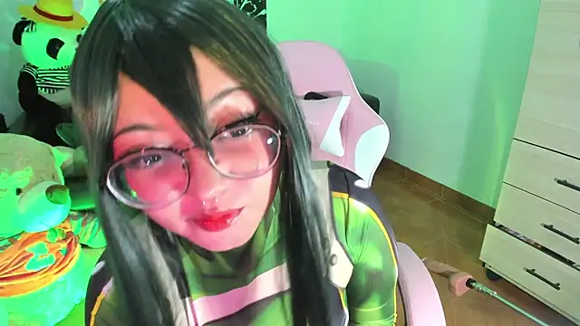 Snapshot of Lolii_Zoe chatting on 10-04-25, 06:00 Lolii Zoe online show from 10-04-25, 06:00