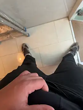 Snapshot of Mrdim26 chatting on 12-18-25, 12:11 Mrdim26 online show from 12-18-25, 12:11