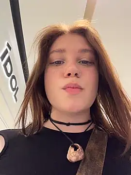 Snapshot of lucy-joy chatting on 05-22-26, 10:32 lucy-joy online show from 05-22-26, 10:32