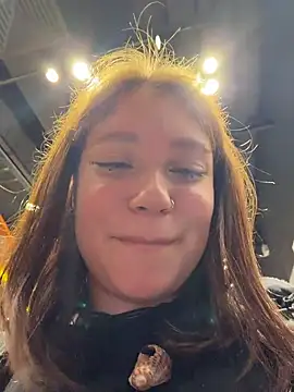 Snapshot of lucy-joy chatting on 06-16-26, 10:18 lucy-joy online show from 06-16-26, 10:18