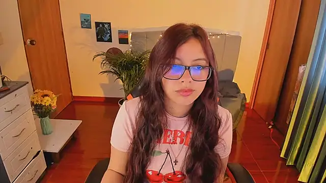 Snapshot of Verolake chatting on 09-09-25, 06:29 Verolake online show from 09-09-25, 06:29