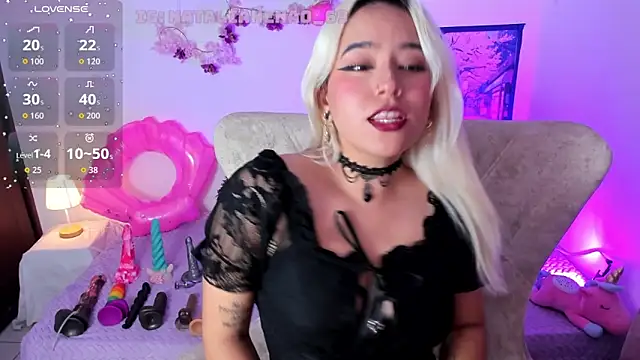 Snapshot of Nataliahenao69 chatting on 05-10-26, 10:15 Nataliahenao69 online show from 05-10-26, 10:15