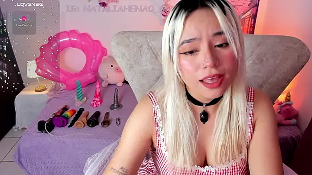 Snapshot of Nataliahenao69 chatting on 05-17-26, 08:05 Nataliahenao69 online show from 05-17-26, 08:05