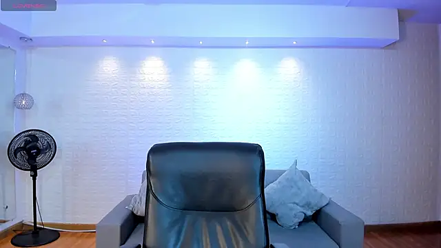 AidaJones online show from 11-05-25, 11:21