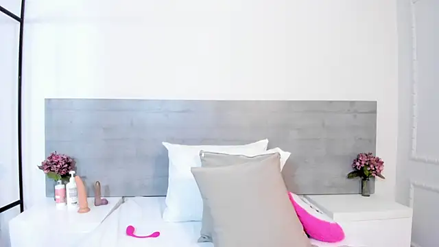 sunnyWhitee online show from 10-02-25, 07:10