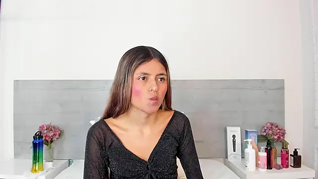 sunnyWhitee online show from 04-11-26, 07:18