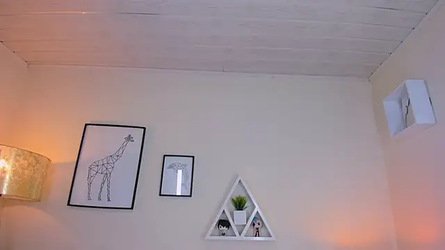 LusyKitty online show from 11-26-25, 02:51