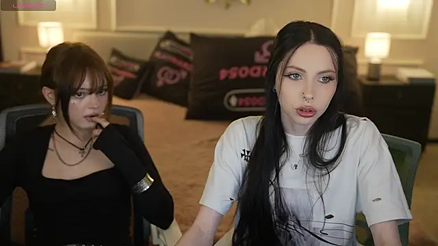 VivianSweet  online show from 06-06-26, 02:33