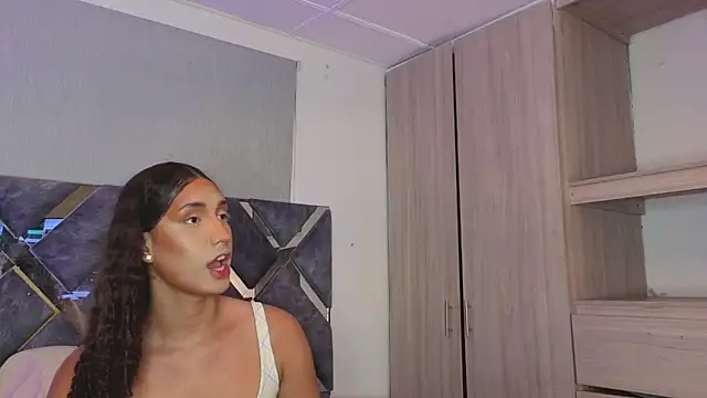 candice777 online show from 12-17-25, 01:06