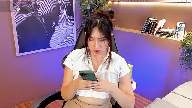 Skyyle  online show from 04-01-26, 01:41