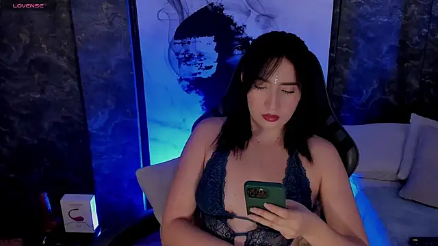Snapshot of Skyyle_ chatting on 07-04-26, 01:17 Skyyle online show from 07-04-26, 01:17