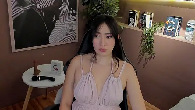 Snapshot of Skyyle_ chatting on 07-17-26, 12:56 Skyyle online show from 07-17-26, 12:56