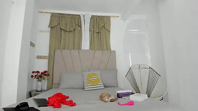 Lady miss    online show from 09-30-25, 12:54