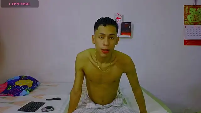 Snapshot of dylan_apol0 chatting on 03-13-26, 02:07 dylan apol0 online show from 03-13-26, 02:07
