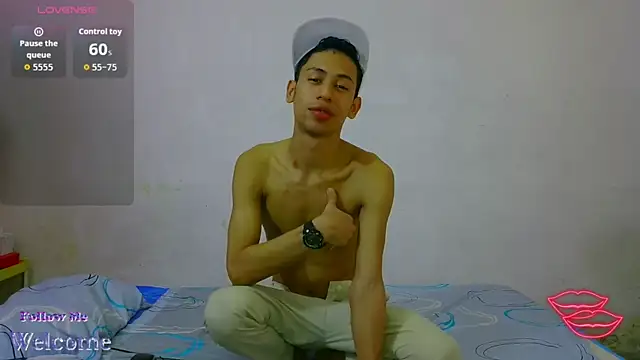 Snapshot of dylan_apol0 chatting on 04-12-26, 12:15 dylan apol0 online show from 04-12-26, 12:15
