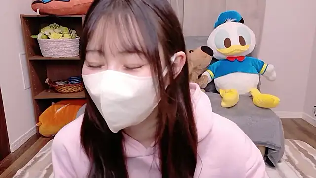 MOEMOE-Q online show from 10-14-25, 03:24