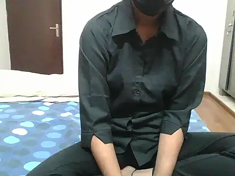 Snapshot of hotpayal001 chatting on 10-13-25, 08:36 hotpayal001 online show from 10-13-25, 08:36