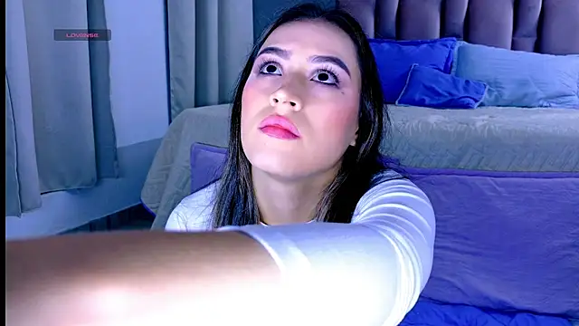 InnoocentLunaa online show from 01-13-26, 05:57