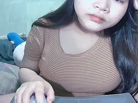 Lily3322 online show from 02-11-26, 03:11