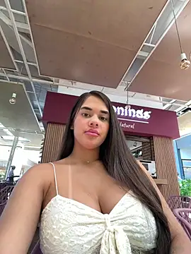 BellaLeclair online show from 04-26-26, 03:21