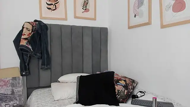 Alice Dickinssonn online show from 01-07-26, 08:55