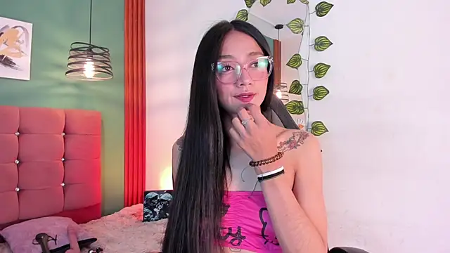 raven smith  online show from 05-24-26, 04:01