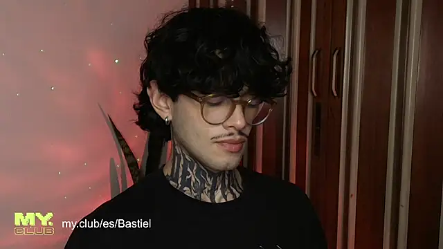 Snapshot of Mihail_leroy chatting on 03-24-26, 12:04 Mihail leroy online show from 03-24-26, 12:04