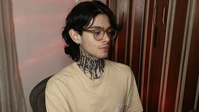 Mihail leroy online show from 06-19-26, 03:11