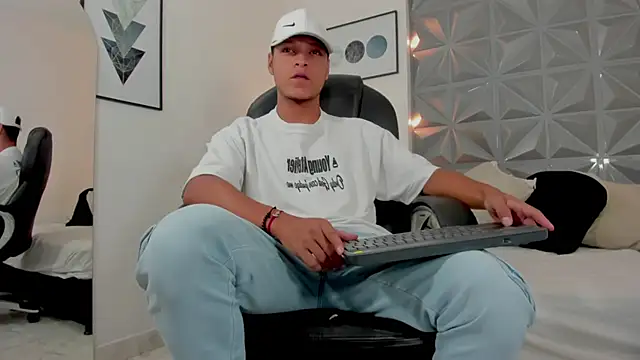 Ricky Owens1 online show from 11-22-25, 06:51