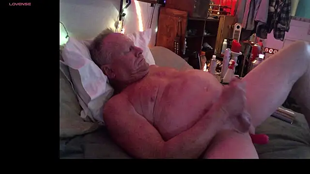 Pussyeat2please online show from 01-09-26, 10:51