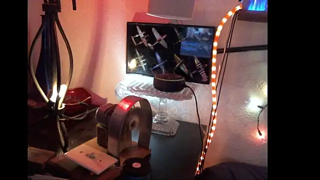 Pussyeat2please online show from 04-18-26, 07:58