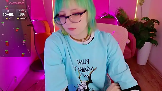 CoralineYoung online show from 04-05-26, 07:05