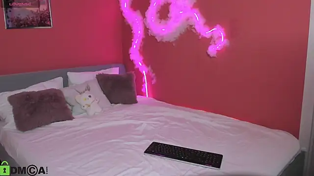 Lisbeth  Salander online show from 12-21-25, 01:46