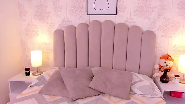 ShaynaHosk online show from 03-15-26, 05:30