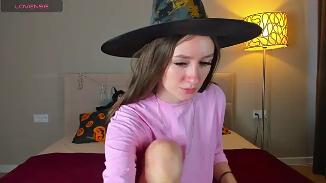 cutienaughtygirl online show from 10-25-25, 09:28