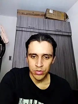 Snapshot of danylano chatting on 11-11-25, 09:15 danylano online show from 11-11-25, 09:15