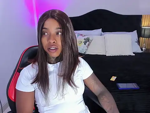 Pauline Fox online show from 03-15-26, 01:00