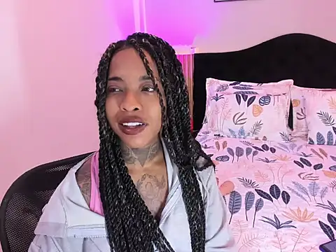 Pauline Fox online show from 04-21-26, 02:37