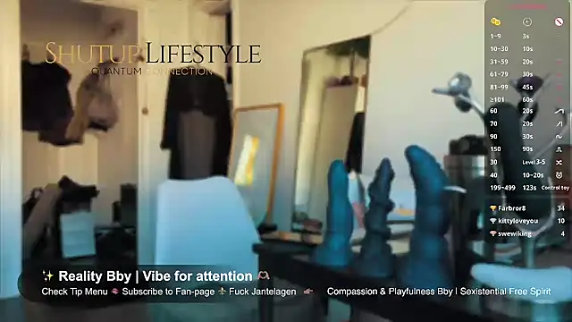 Snapshot of SwingWingWomanSweden chatting on 04-22-26, 08:17 SwingWingWomanSweden online show from 04-22-26, 08:17