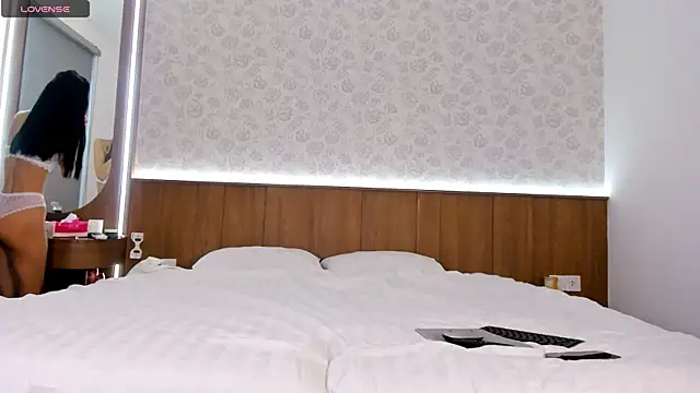 sakura ice online show from 07-31-26, 05:40