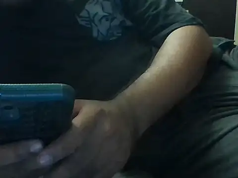 Snapshot of aarav_013 chatting on 10-08-25, 07:00 aarav 013 online show from 10-08-25, 07:00