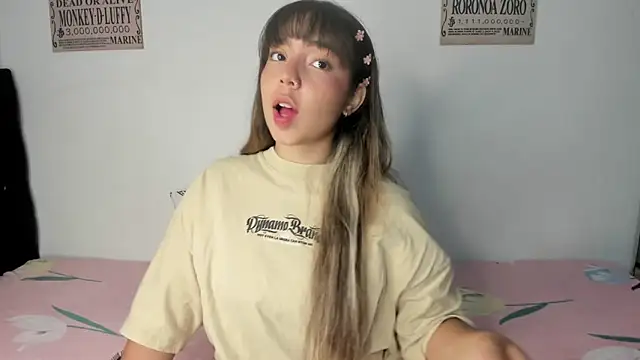 Snapshot of emma_grays2 chatting on 05-26-26, 05:36 emma grays2 online show from 05-26-26, 05:36