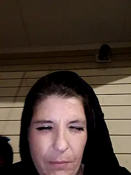 Snapshot of Neveah1 chatting on 10-05-25, 08:45 Neveah1 online show from 10-05-25, 08:45