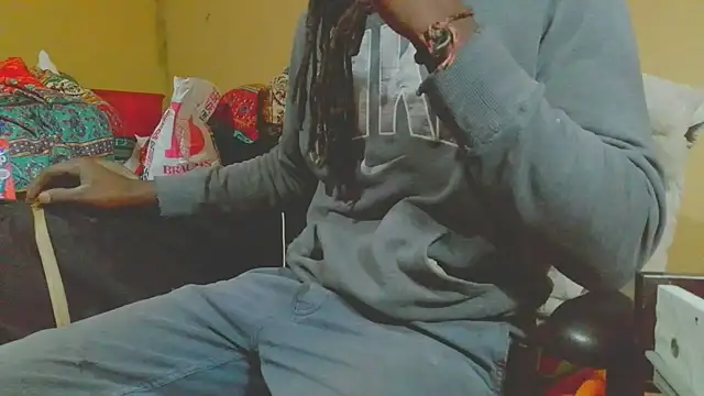 EYEzIAM online show from 04-21-26, 04:08