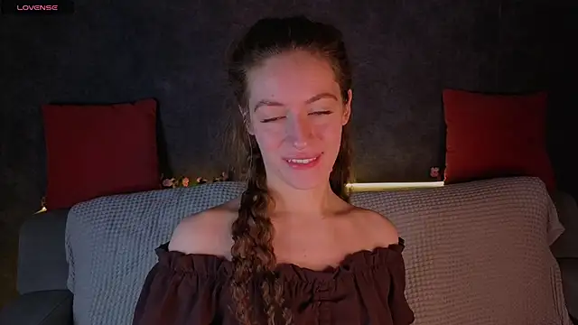 Agnes Wells online show from 05-11-26, 03:12