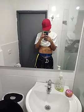 Snapshot of Davig4 chatting on 09-12-25, 10:54 Davig4 online show from 09-12-25, 10:54