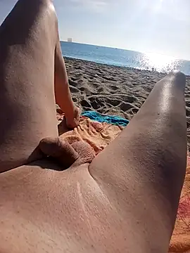 Snapshot of kellyts29 chatting on 09-19-25, 08:05 kellyts29 online show from 09-19-25, 08:05