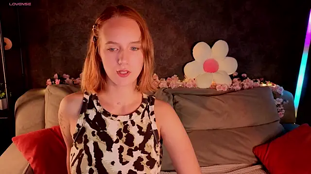 Snapshot of Casey_Sweeet chatting on 07-08-26, 12:59 Casey Sweeet online show from 07-08-26, 12:59